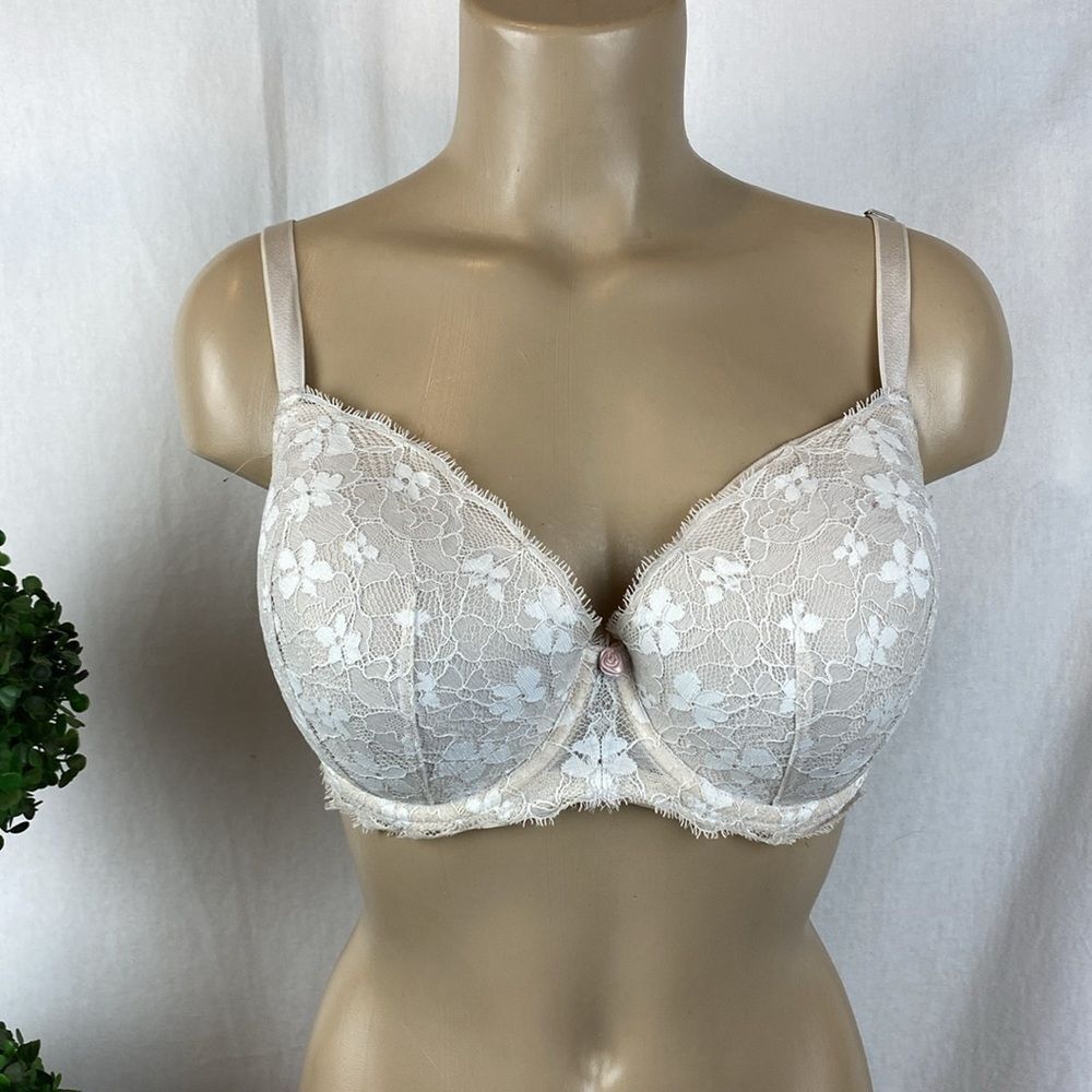 Victoria’s‎ Secret Dream Angels Ivory Lace Graduated Padded Bra 36DD